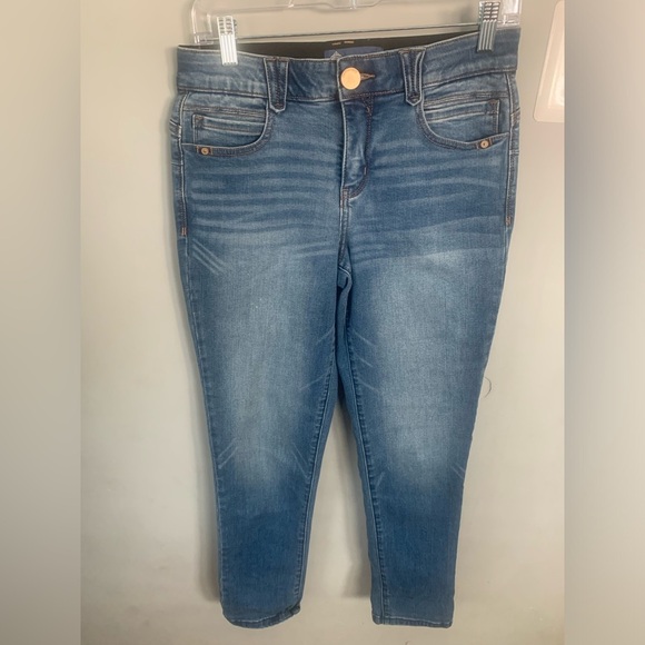 Democracy Ab Solution Ankle Cropped Jeans with Distressed Finish - Picture 1 of 3